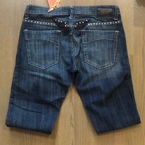NWT Fitted Boot Cut Robin Jeans
